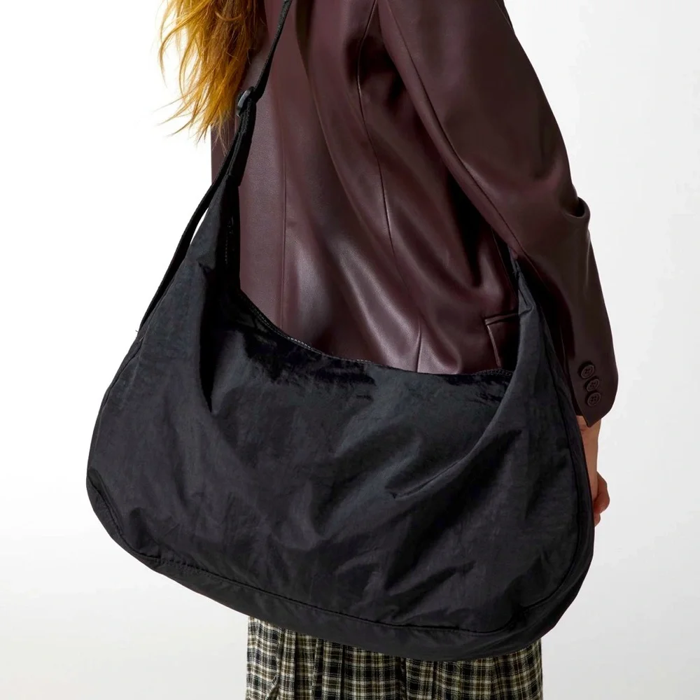 ✨BNWT - BAGGU Large Nylon Crescent Bag - Black✨ - Picture 1 of 6